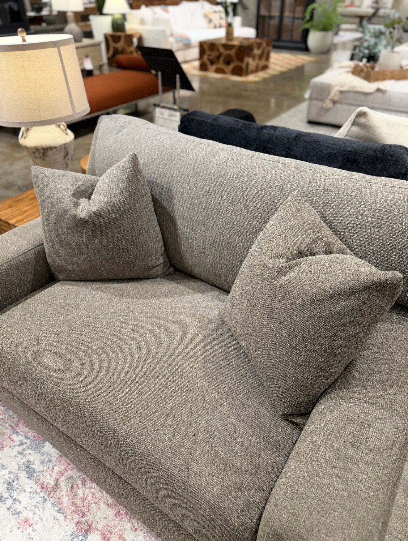 Loveseat 1