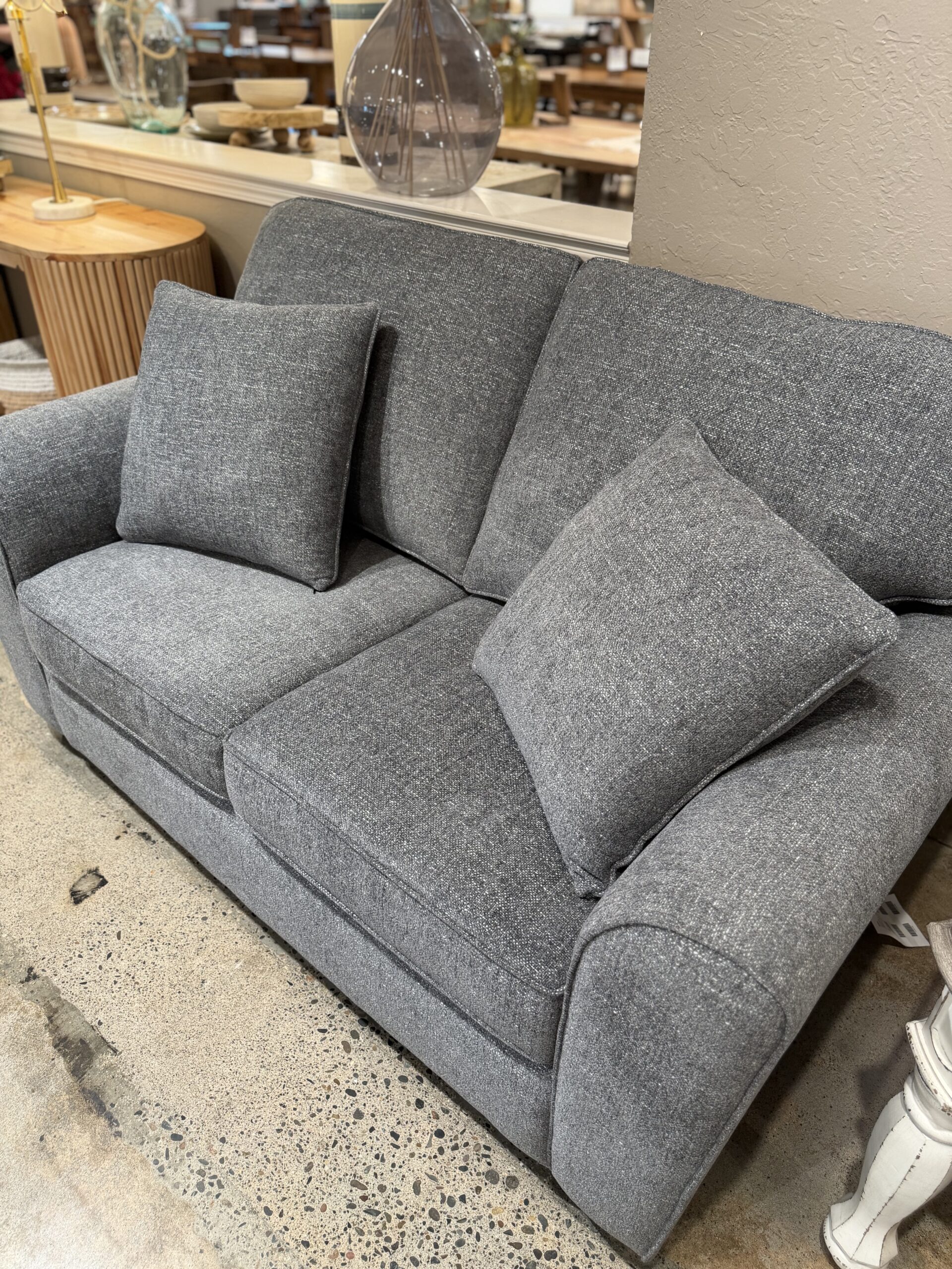 Loveseat in Debussy Iron
