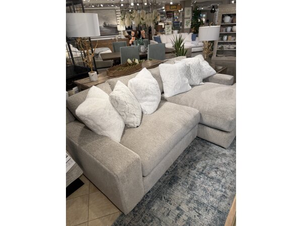 2 PC Sectional in Lux Linen