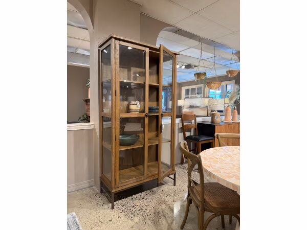 Cabinet in Dark Oak
